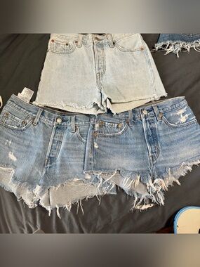 3 pairs Levi 501 Denim shorts- size 26